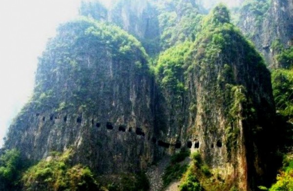Drum în stâncă Guoliang - China