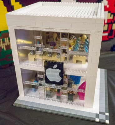 Apple Store Lego1
