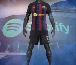Spotify va fi sponsorul echipei Barcelona Echipament