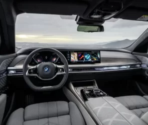 BMW i7 electric interior sofer