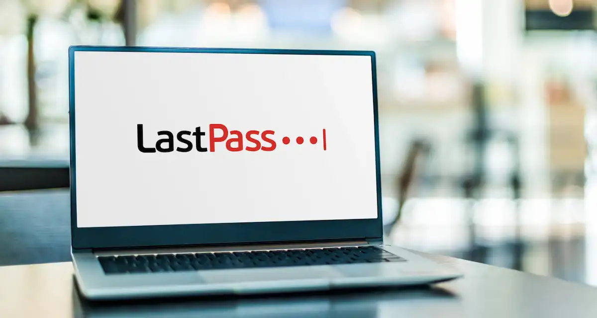 LastPass a fost spart de hackeri care au furat codul sursă precum și informații tehnice