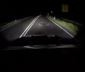 Noua generație de faruri Ford va afișa semne de circulație pe asfalt, urmând apoi reclame 2