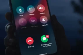 Emergency-SOS-via-satellite