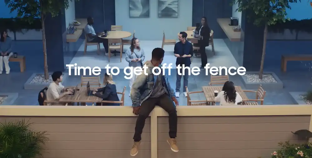 E timpul să sari gardul spune Samsung într-un nou video în care face mișto de Apple