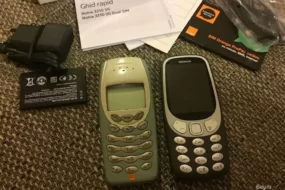 Nokia 3310 cu 3G, dual sim si baterie detasabila langa Nokie 3410