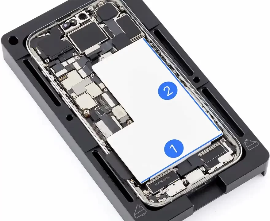 Schimbare baterie iPhone pe cont propriu