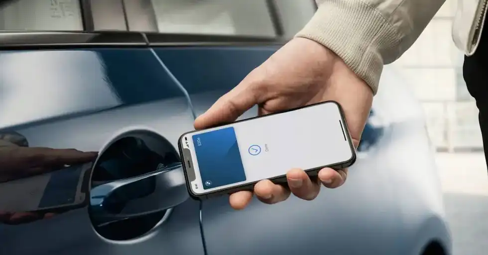 Cheia digitală Apple Car Key ajunge în curând pe mașinile Toyota