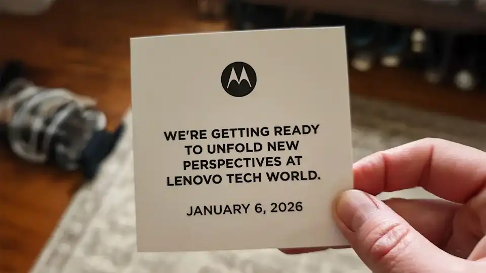 Motorola pregătește un telefon pliabil pentru CES 2026