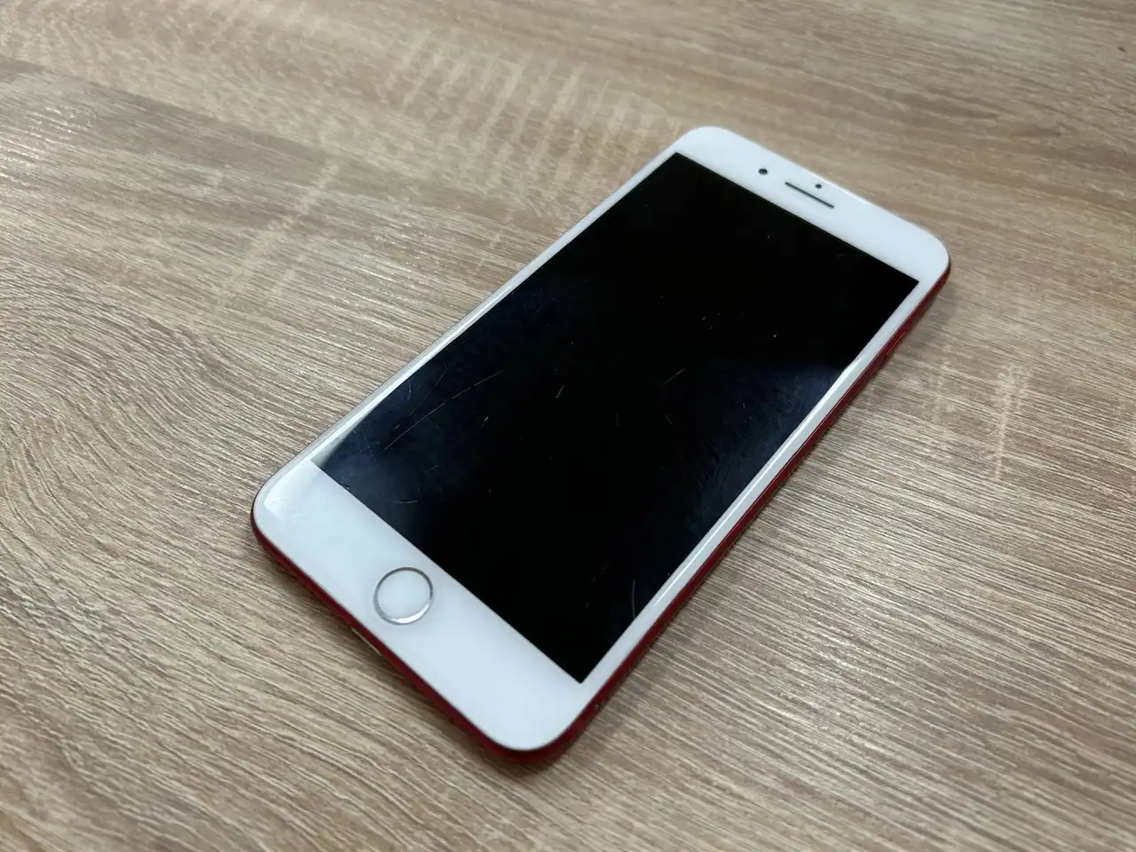 iPhone 7 Plus rosu