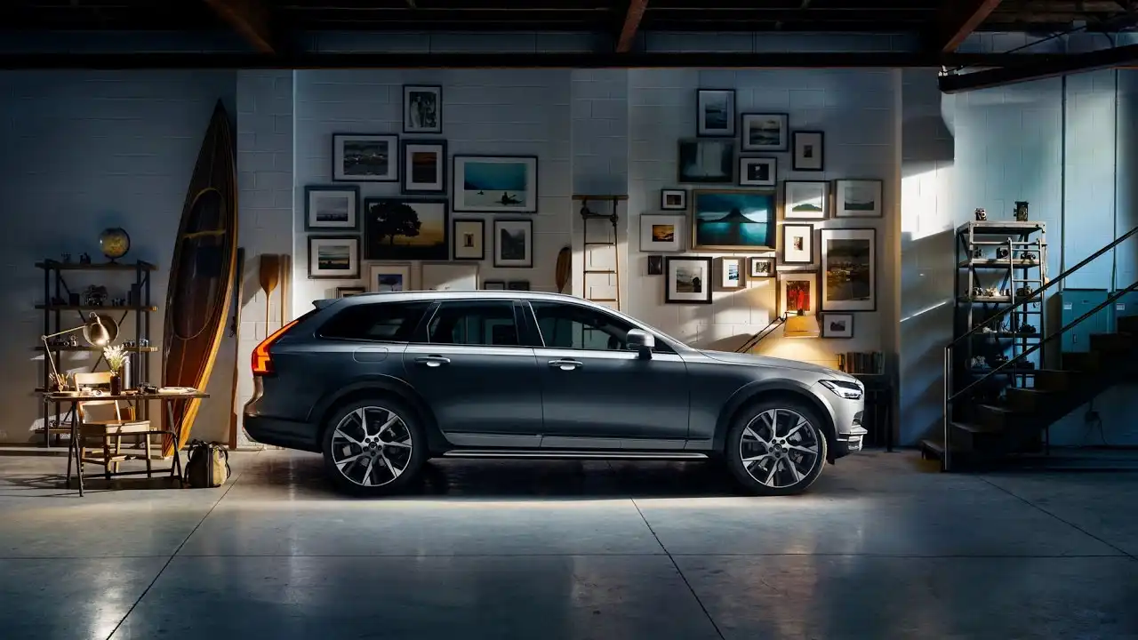 Reclama Volvo masina garaj